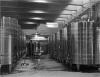 Cuves de 80 hl à gauche et de 120 hl à droite